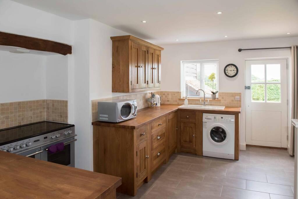 Immaculate Barn Annexe Close To Stansted Airport غريت دنمو المظهر الخارجي الصورة